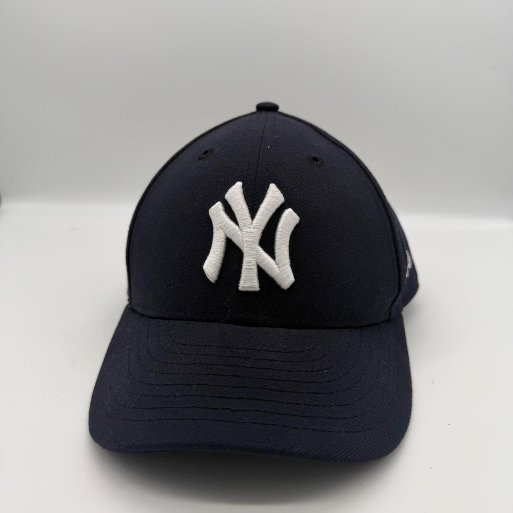 New Era 59FIFTY New York Yankees Fitted Hat Navy Blue MLB On-Field‎ Cap 7 3/8